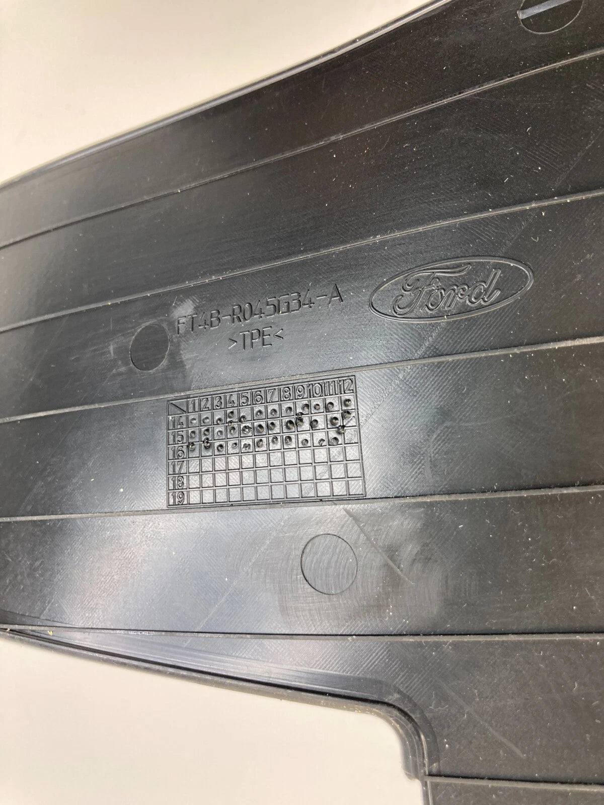 2016-2018 FORD EDGE CENTER CONSOLE INSERT PANEL COVER OEM FACTORY FT4B-R045G34-A