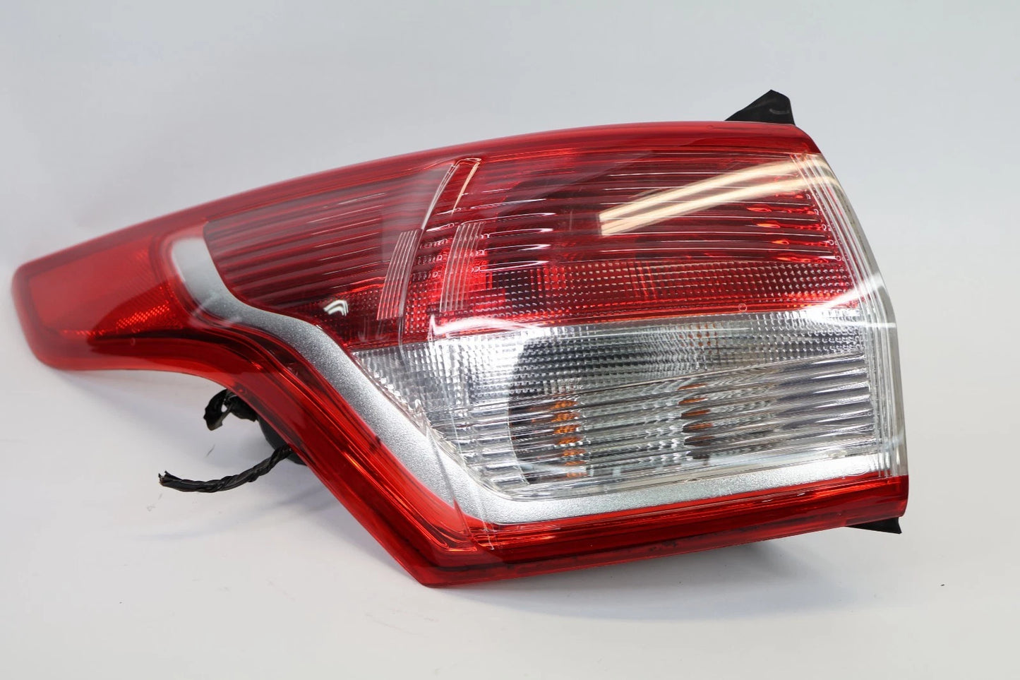 2013-2016 FORD ESCAPE REAR LEFT OUTER TAILLIGHT LAMP UNIT CJ54-13405-A OEM