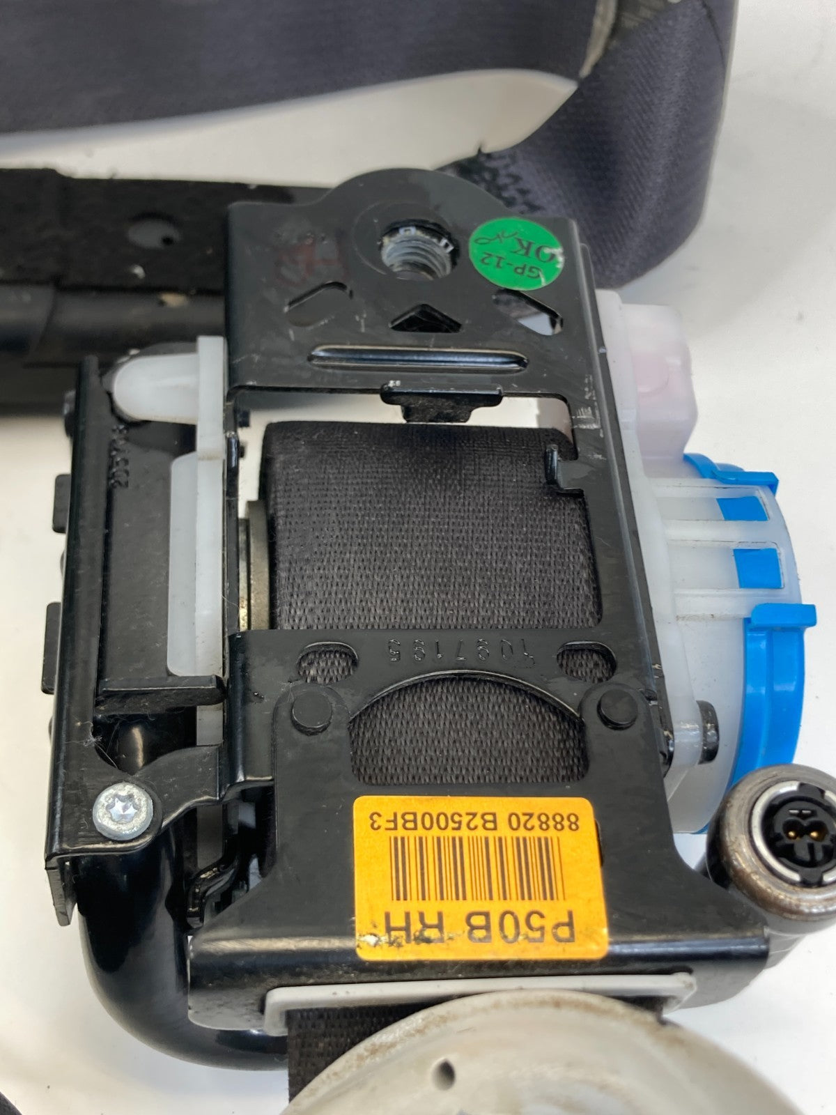 2014-2019 Kia Soul Front Right Passenger Seat Belt Retractor Assembly 88820B2500