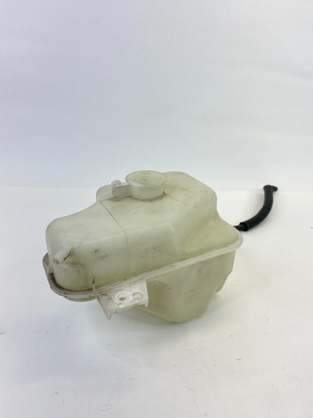 2011-2015 Hyundai Sonata Engine Coolant Reservoir Tank Assembly 25430-2T000