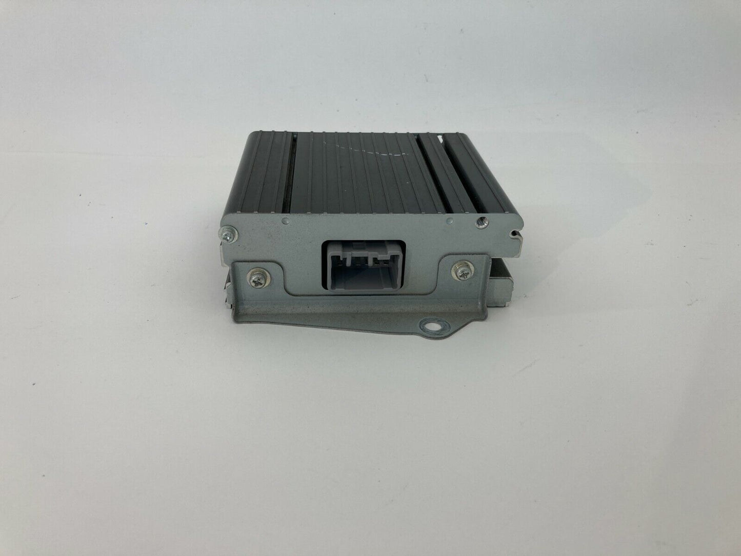 2008-2012 Chrysler Town & Country Power Inverter Converter Control Module Unit