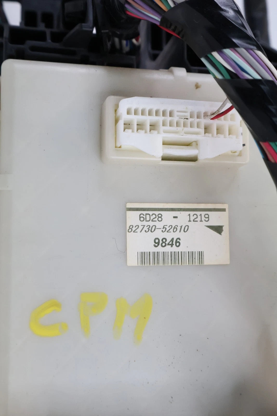 2007-2009 TOYOTA YARIS INTERIOR CABIN FUSE BOX RELAY PANEL OEM 82730-52610