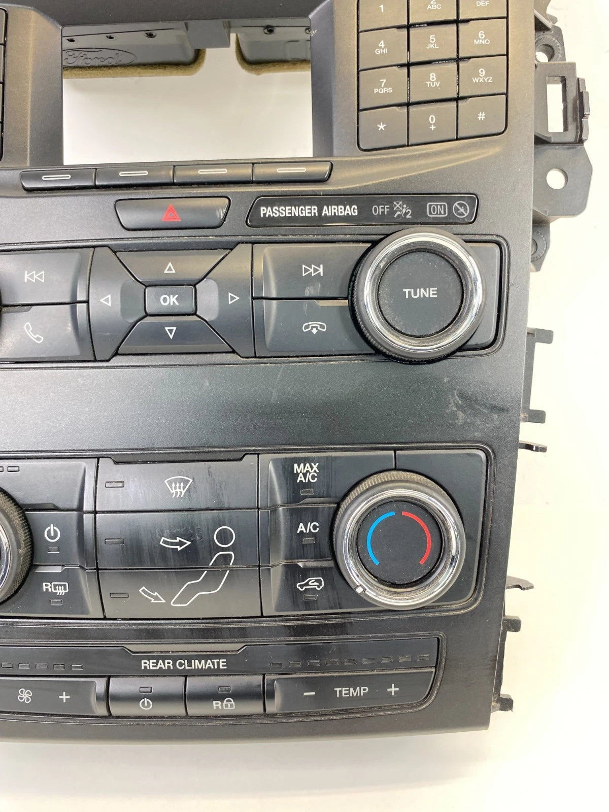 18 19 FORD EXPLORER RADIO & CLIMATE CONTROL TRIM BEZEL W/AIR VENT JB5T-18A802-LB