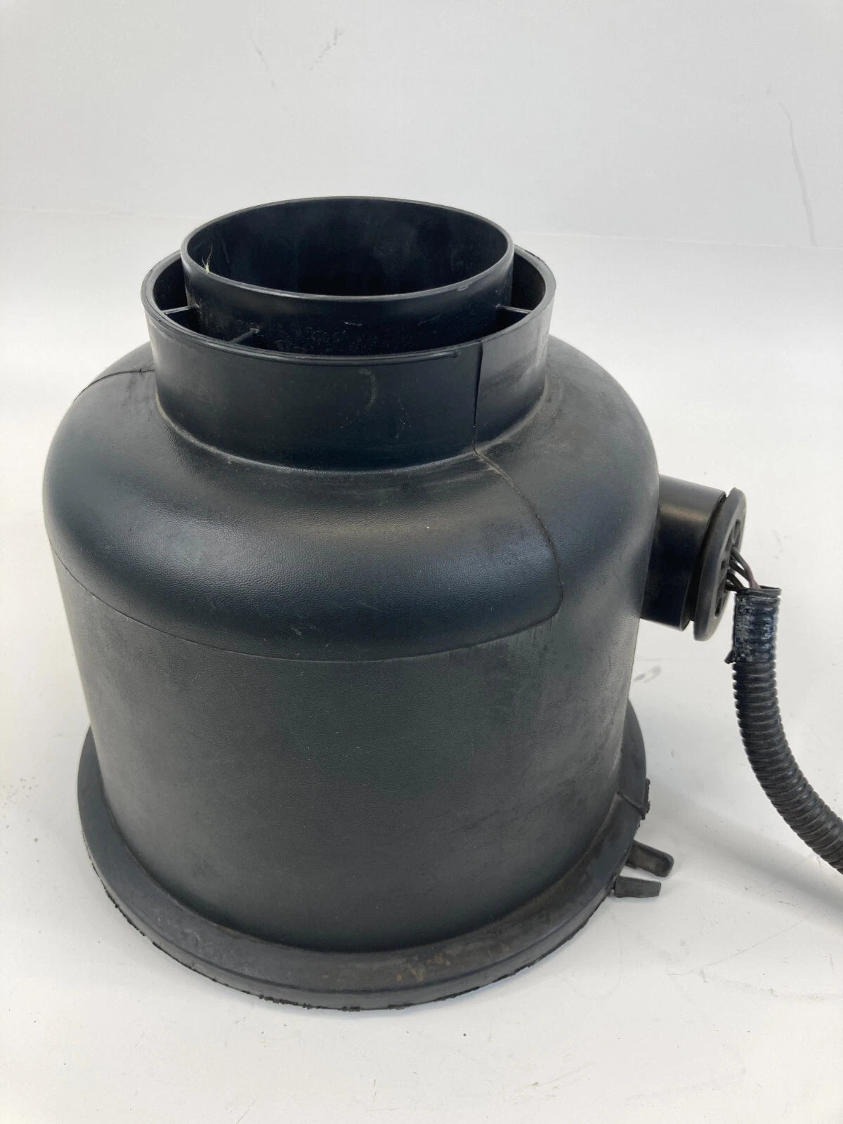 2003 2004 FORD EXPEDITION 4.6L V8 AIR CLEANER INTAKE REAR COVER 2L14-9C662-DE