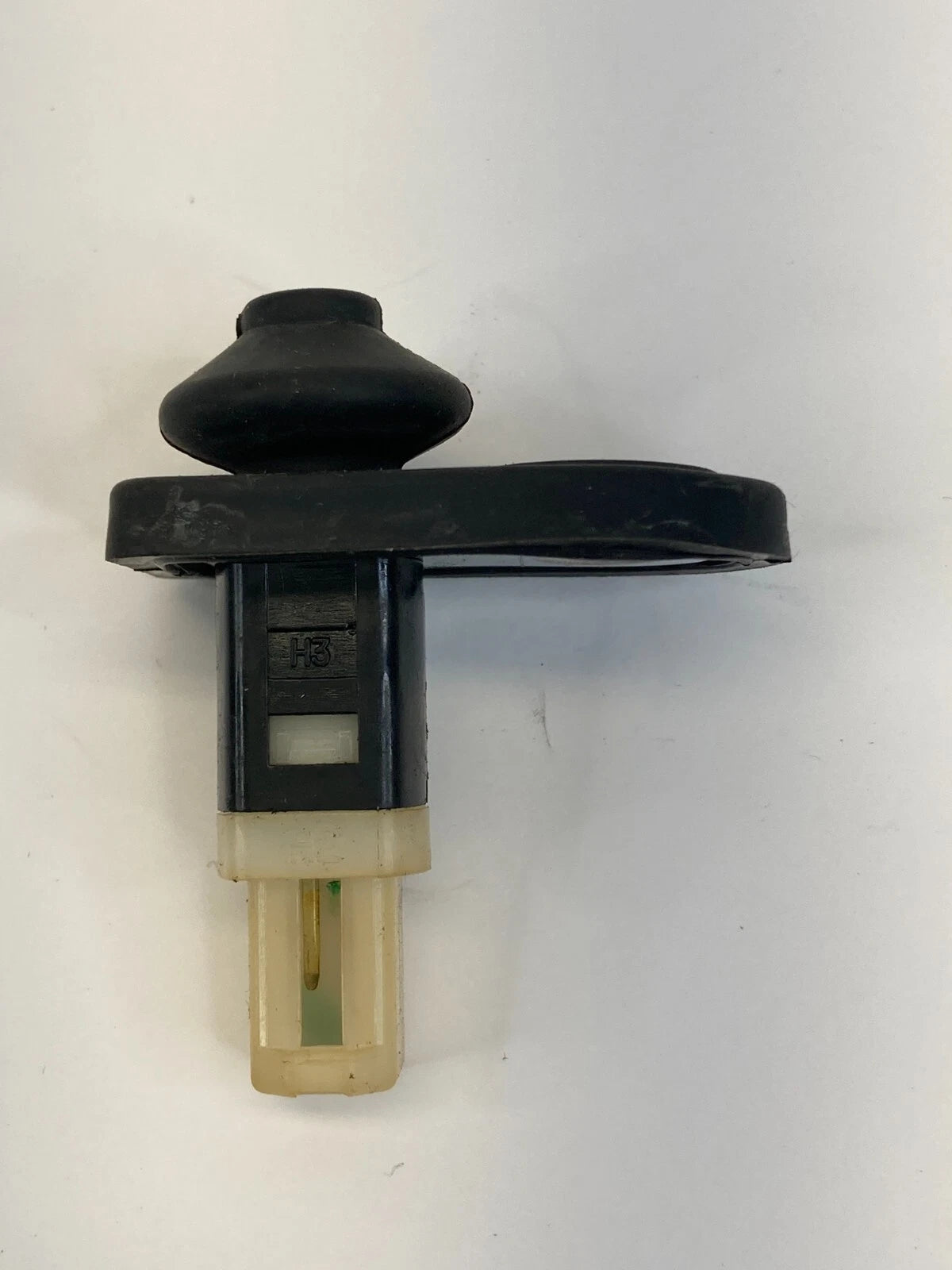 2007-2015 HYUNDAI SONATA LEFT OR RIGHT COURTESY LIGHT DOOR AJAR JAMB SWITCH OEM