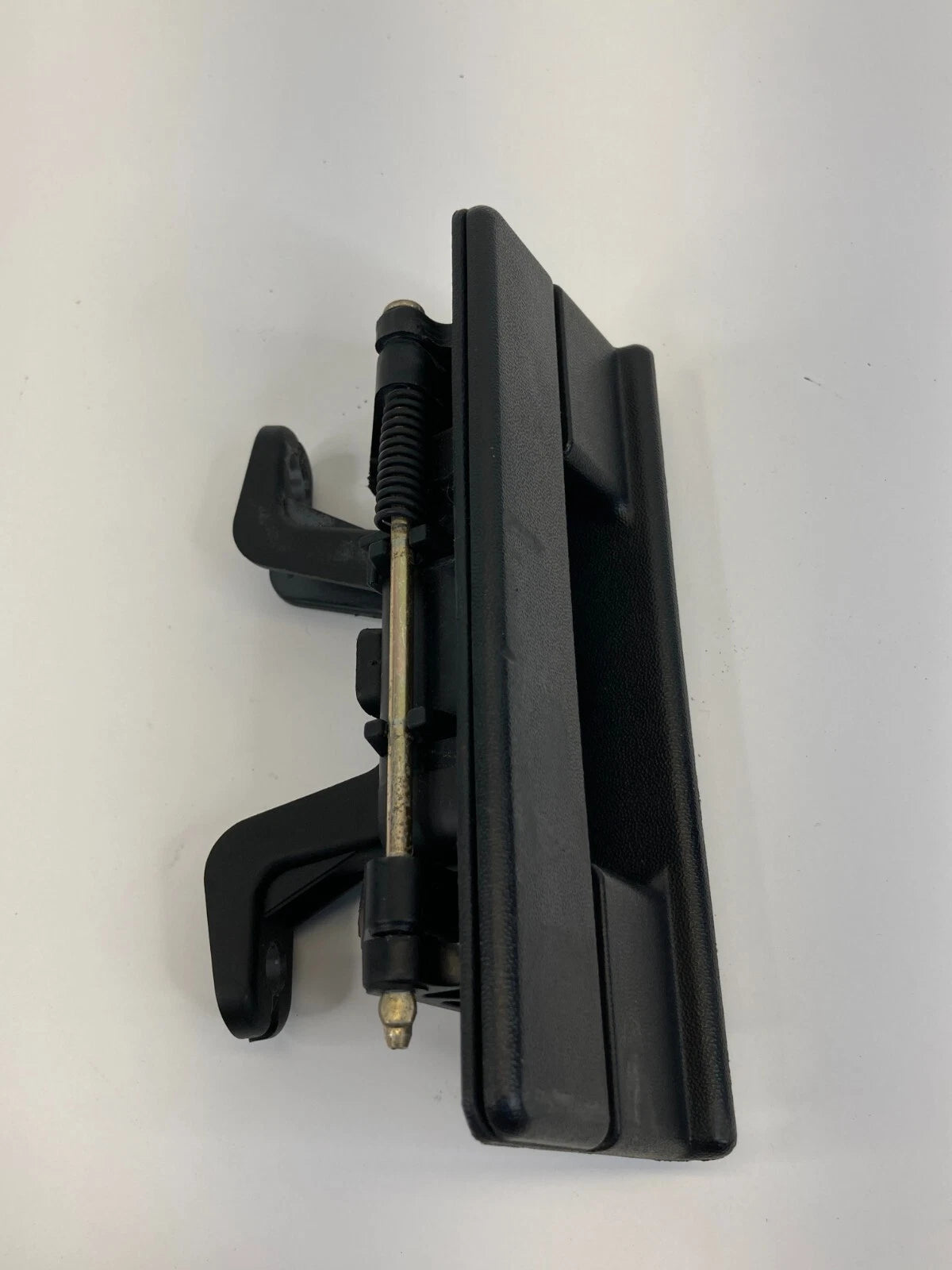 2000-2004 CHEVROLET TAHOE GMC YUKON REAR TRUNK LEFT DOOR OPEN RELEASE HANDLE OEM