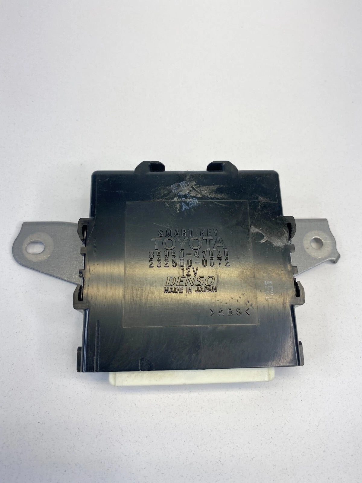 2004 2005 TOYOTA PRIUS SMART KEY ANTI THEFT LOCKING CONTROL MODULE 89990-47020