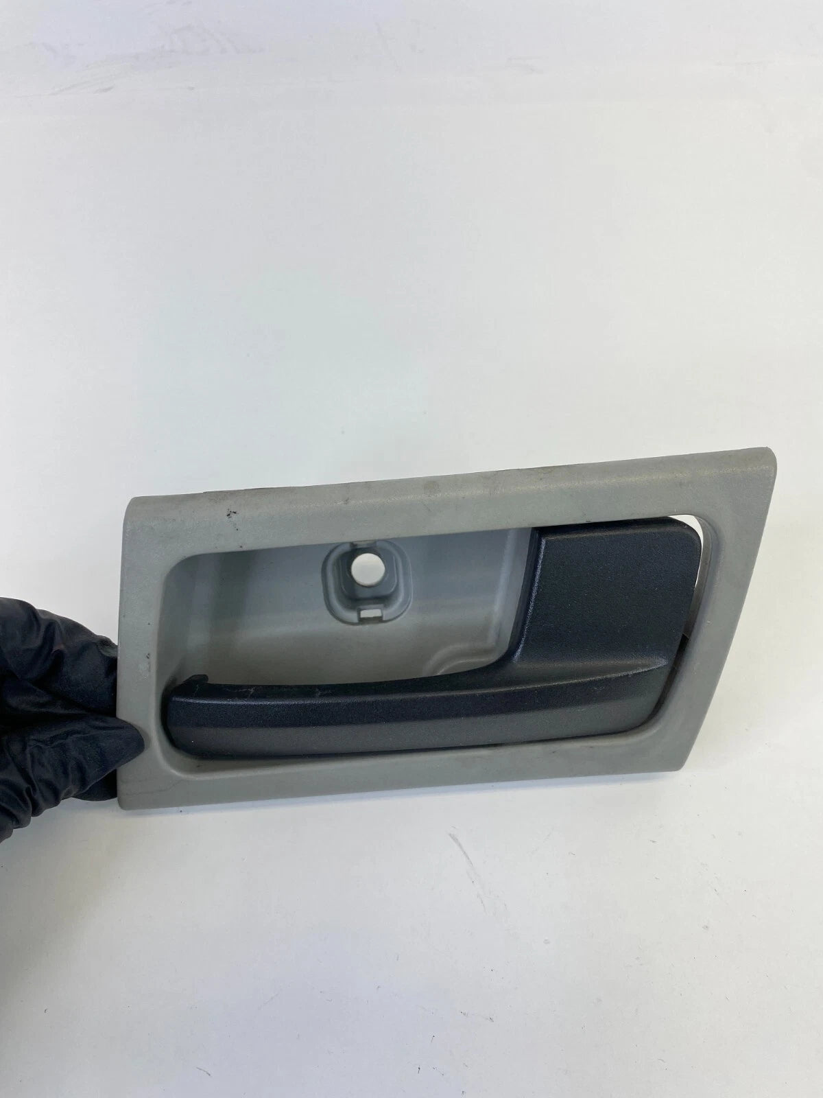 03-05 FORD CROWN VICTORIA FRONT RIGHT INTERIOR INNER DOOR HANDLE 3W73-54224A52