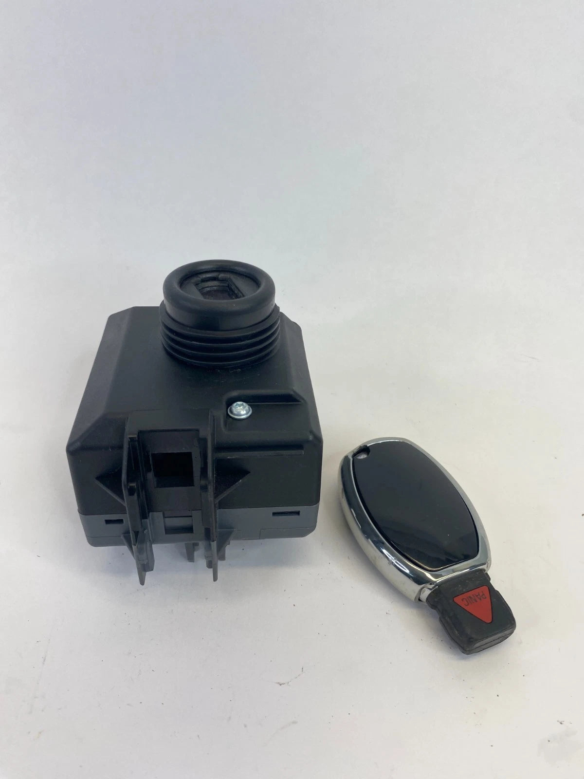 2010-2015 MERCEDES-BENZ GLK350 IGNITION SWITCH CONTROL MODULE W/ KEY A2079052900