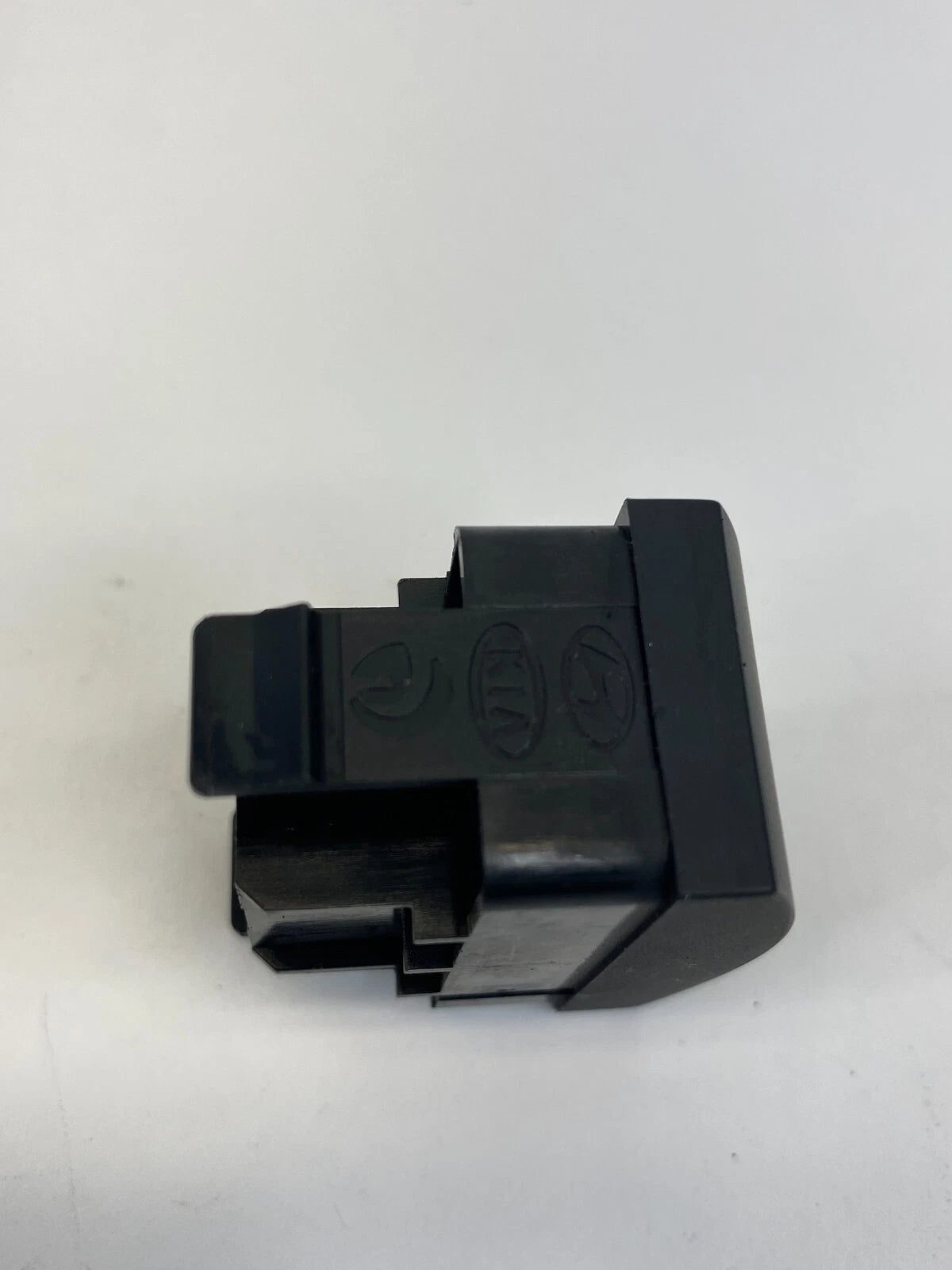 2010-2013 KIA FORTE FRONT LEFT DRIVER SIDE DASH BLANK COVER COVER HOLE SWITCH