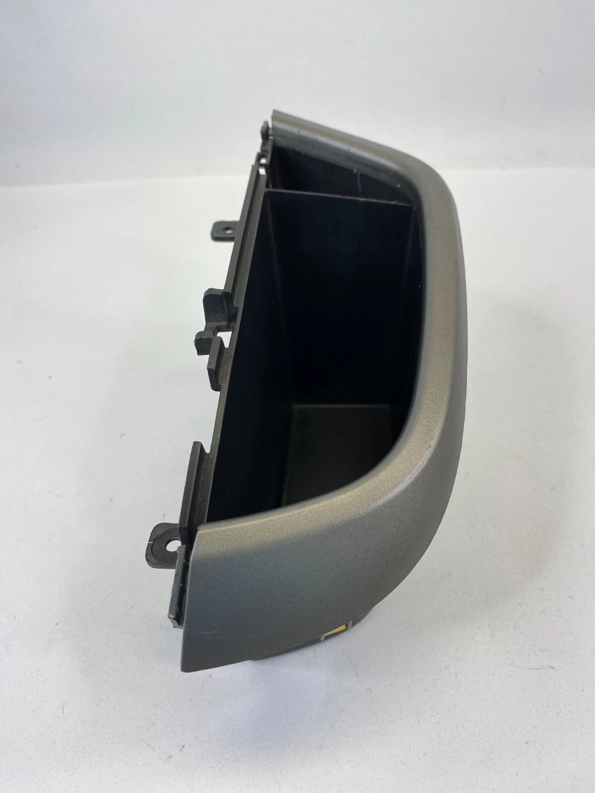 2012-2016 CHEVROLET SONIC LEFT STORAGE COMPARTMENT BOX PLATE TRIM PANEL 95952556