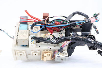 2007-2009 TOYOTA YARIS INTERIOR CABIN FUSE BOX RELAY PANEL OEM 82730-52610