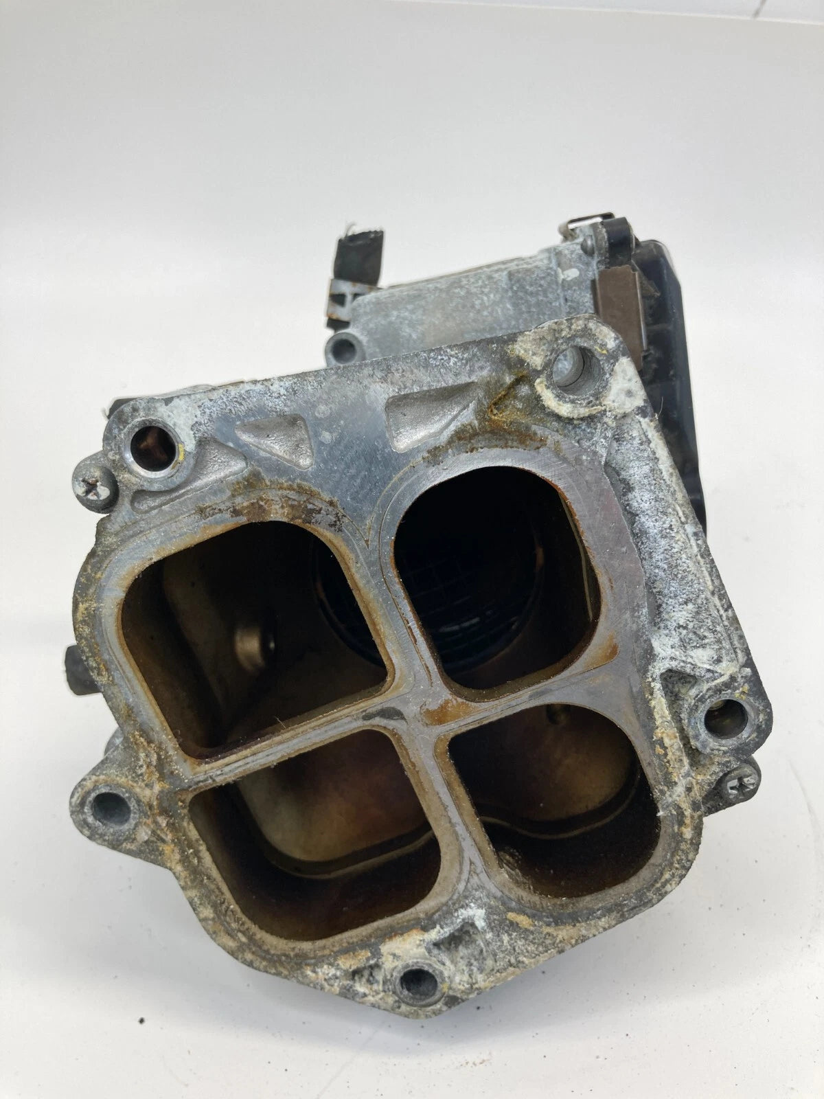 2004-2006 TOYOTA SIENNA 3.3L V6 24V A/T THROTTLE BODY VALVE 22030-0A020 OEM