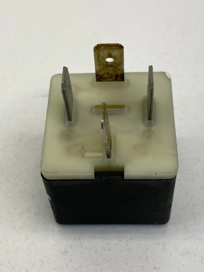 1998-2010 VOLKSWAGEN NEW BEETLE HATCHBACK REAR POWER RELAY ACCESSORY 141951253B