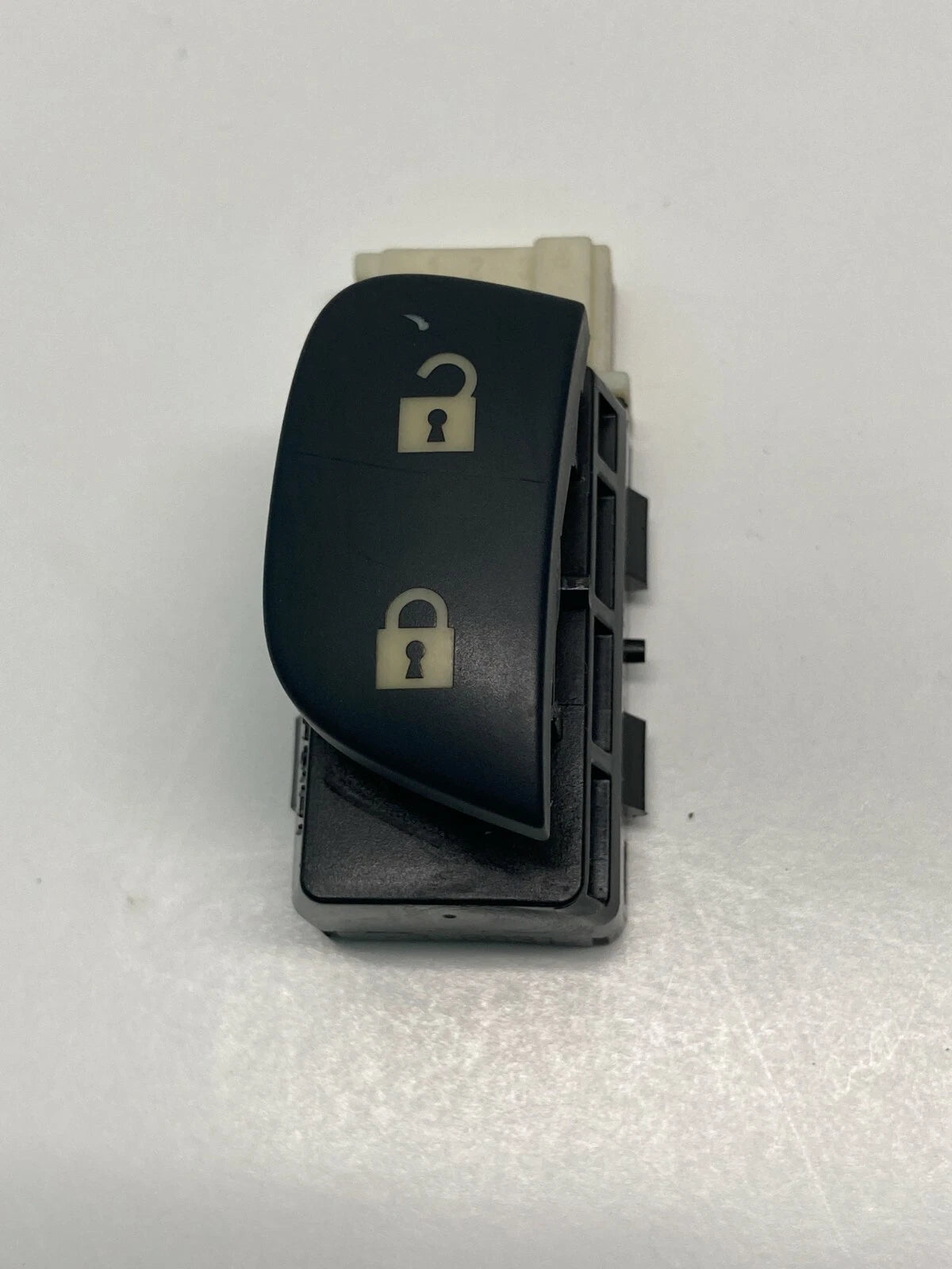2003-2011 SAAB 9-3 FRONT RIGHT PASSENGER SIDE DOOR LOCK SWITCH BUTTON 12791171
