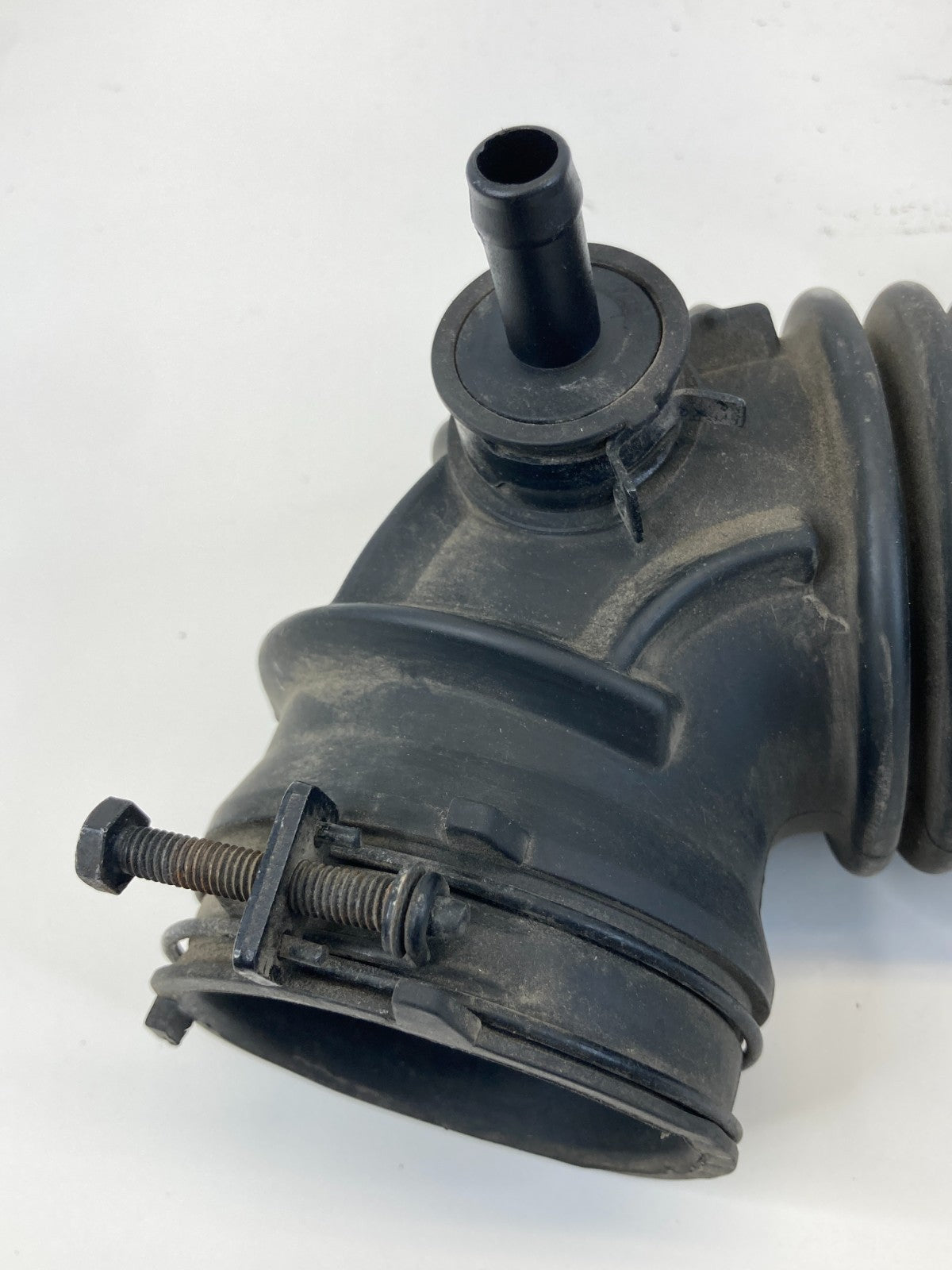 14 15 16 17 18 19 Kia Soul 1.6L L4 MT Air Cleaner Intake Inlet Duct Hose OEM