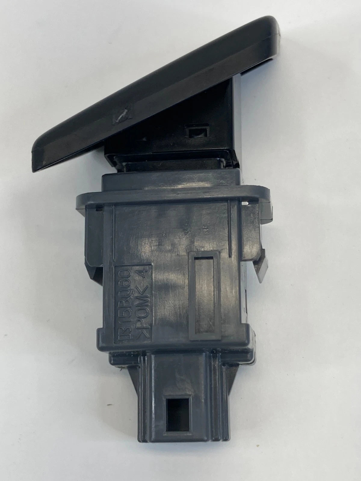 2007-2011 TOYOTA YARIS HAZARD EMERGENCY LIGHT BUTTON SWITCH 15B060 OEM