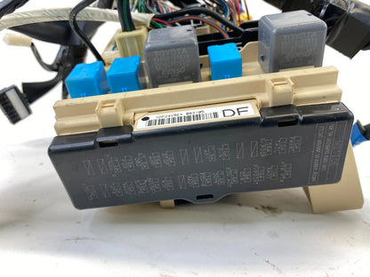 04-06 TOYOTA SOLARA COUPE 2.4L AT INTERIOR CABIN UNDER DASH FUSE RELAY BOX OEM