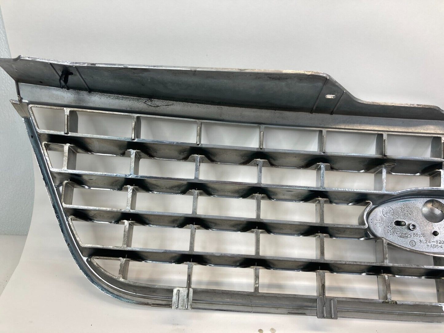 2002-2005 Ford Explorer Front Bumper Mounted Upper Grill Grille 3L24-8200 OEM