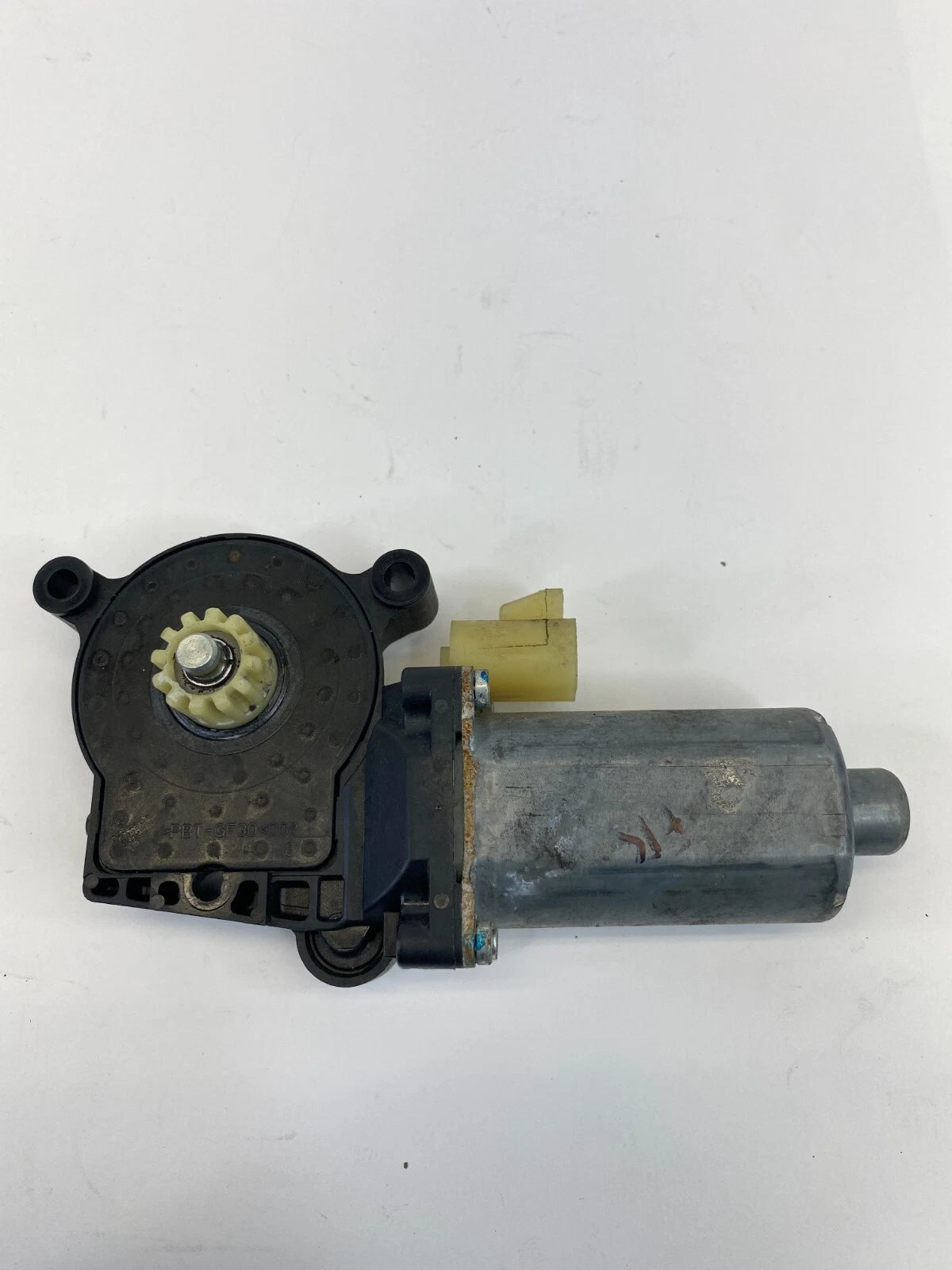 02 03 04 05 06 07 SATURN VUE FRONT RIGHT POWER WINDOW MOTOR BOSH CM09093 OEM