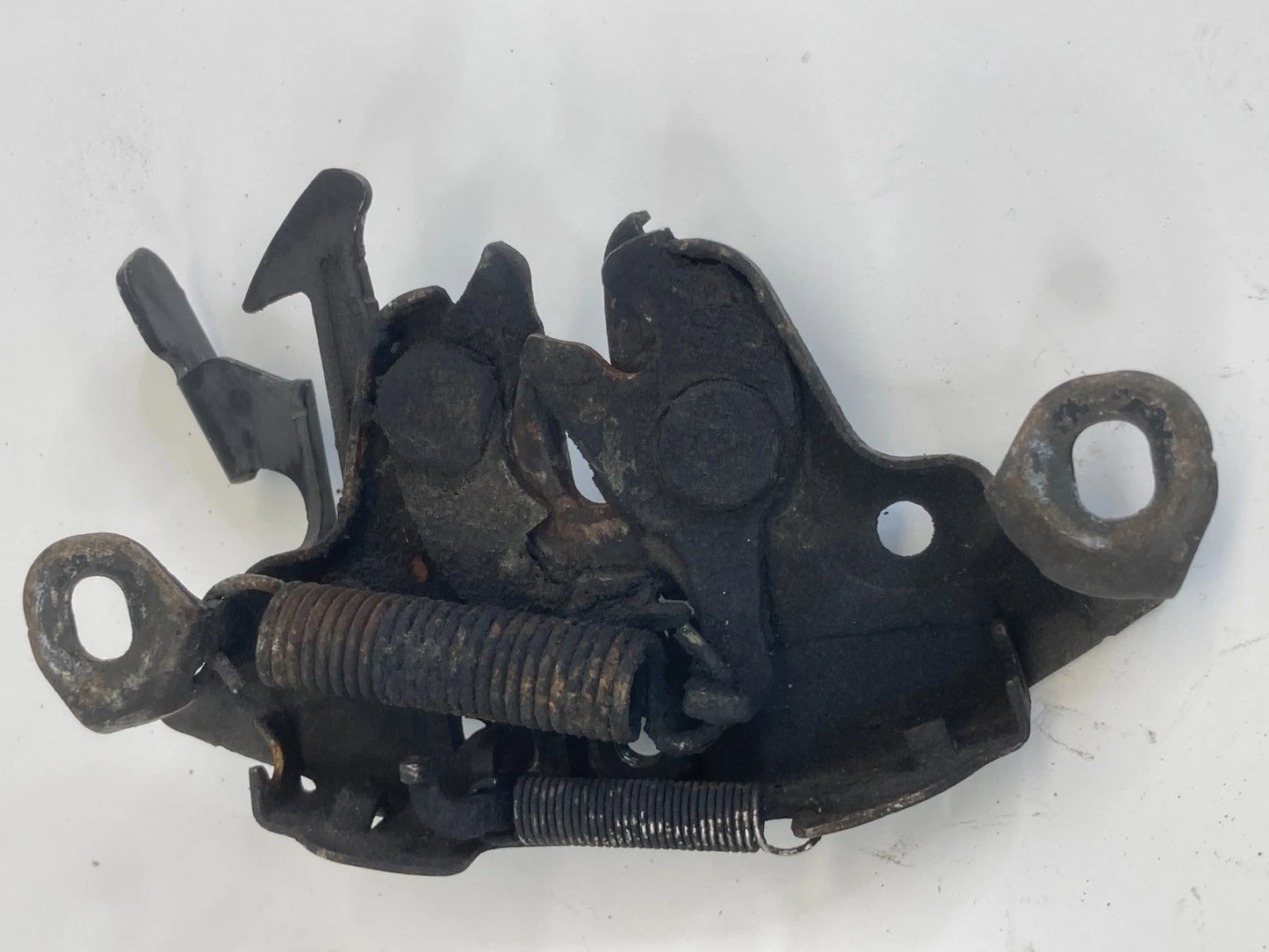 2002-2006 NISSAN ALTIMA FRONT HOOD LATCH LOCK BUCKLE RELEASE MECHANISM OEM