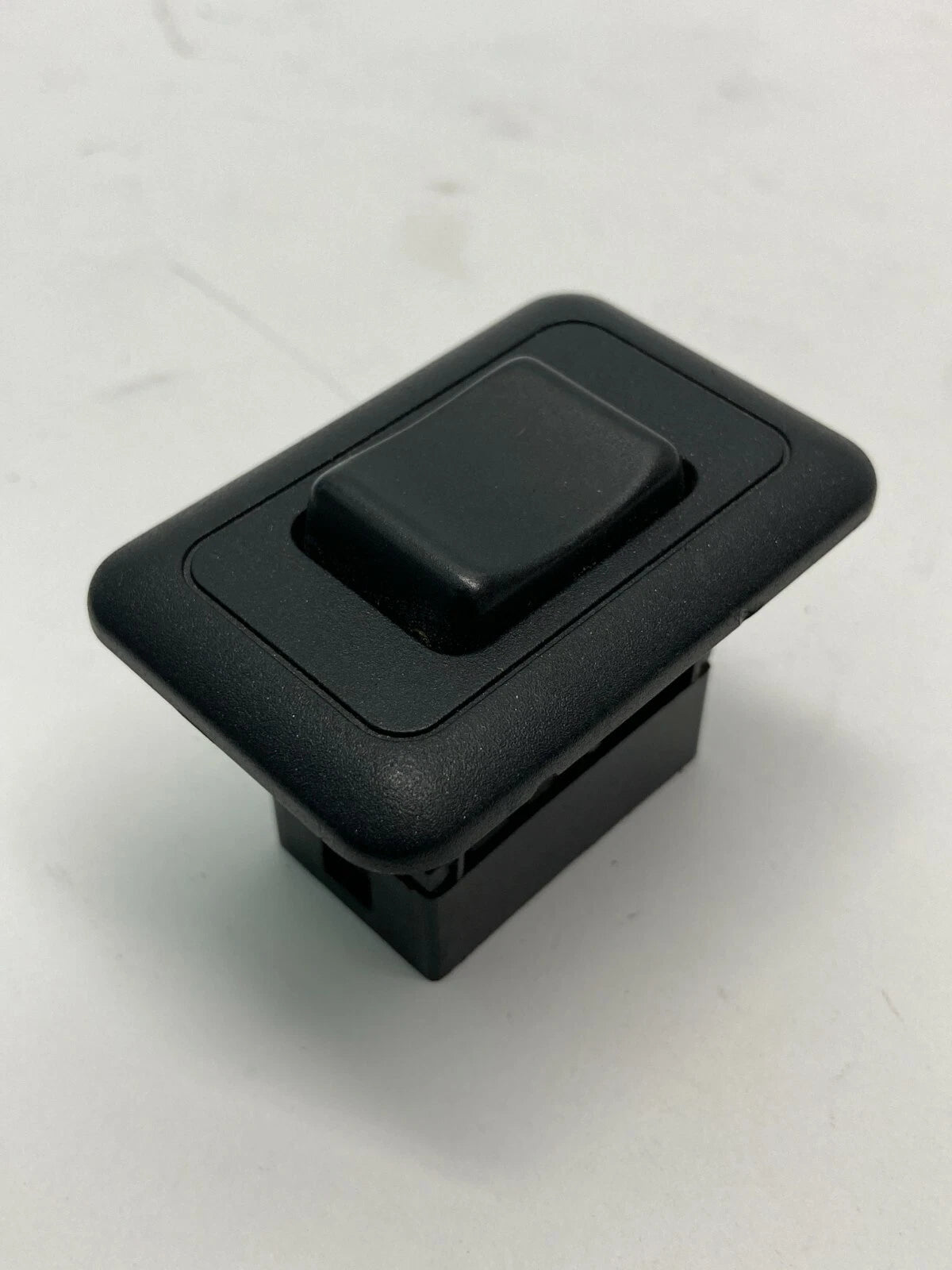 93 94 95 96 97 VOLVO 850 REAR RIGHT SIDE POWER WINDOW SWITCH BUTTON 3523120 OEM