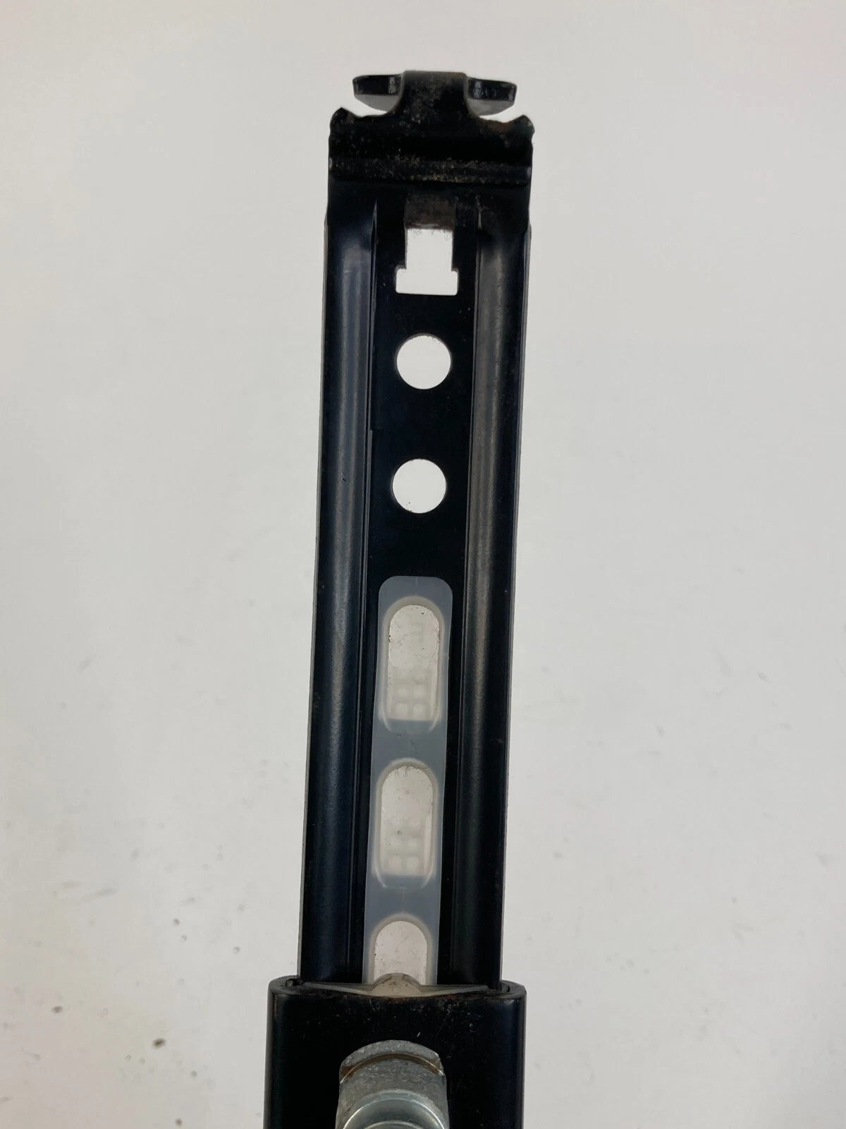 2004-2009 TOYOTA PRIUS FRONT LEFT SIDE SEAT BELT HEIGHT ADJUSTER D526001