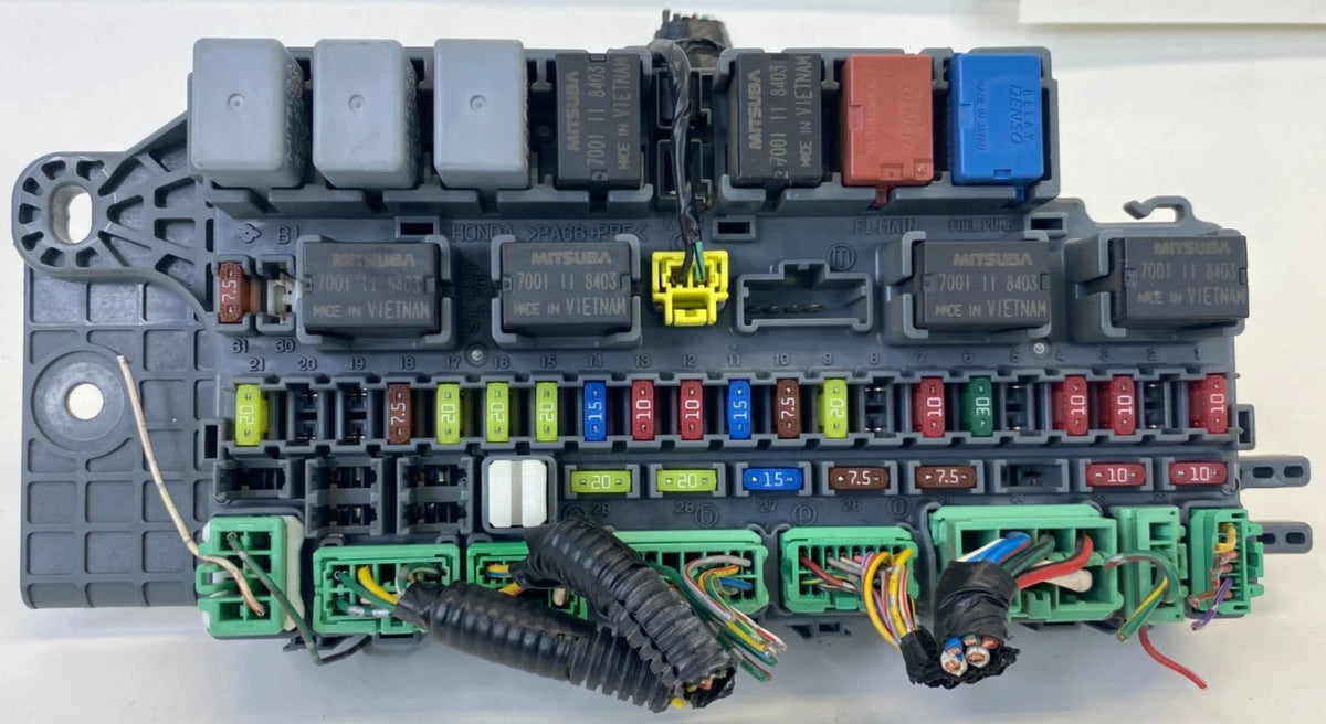 2007-2008 HONDA FIT CABIN INTERIOR UNDER DASH FUSE BOX RELAY BLOCK 38200-SNA-A14