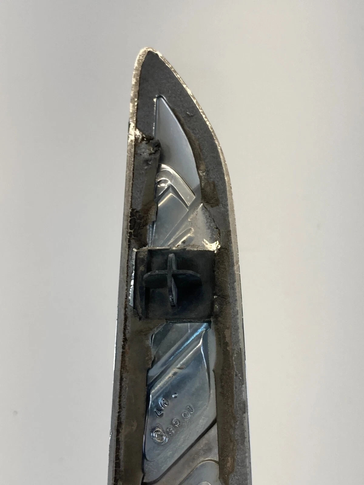 2008-2012 BUICK ENCLAVE FR HOOD LEFT SIDE EXTERIOR GRILL TRIM MOLDING CHROME OEM