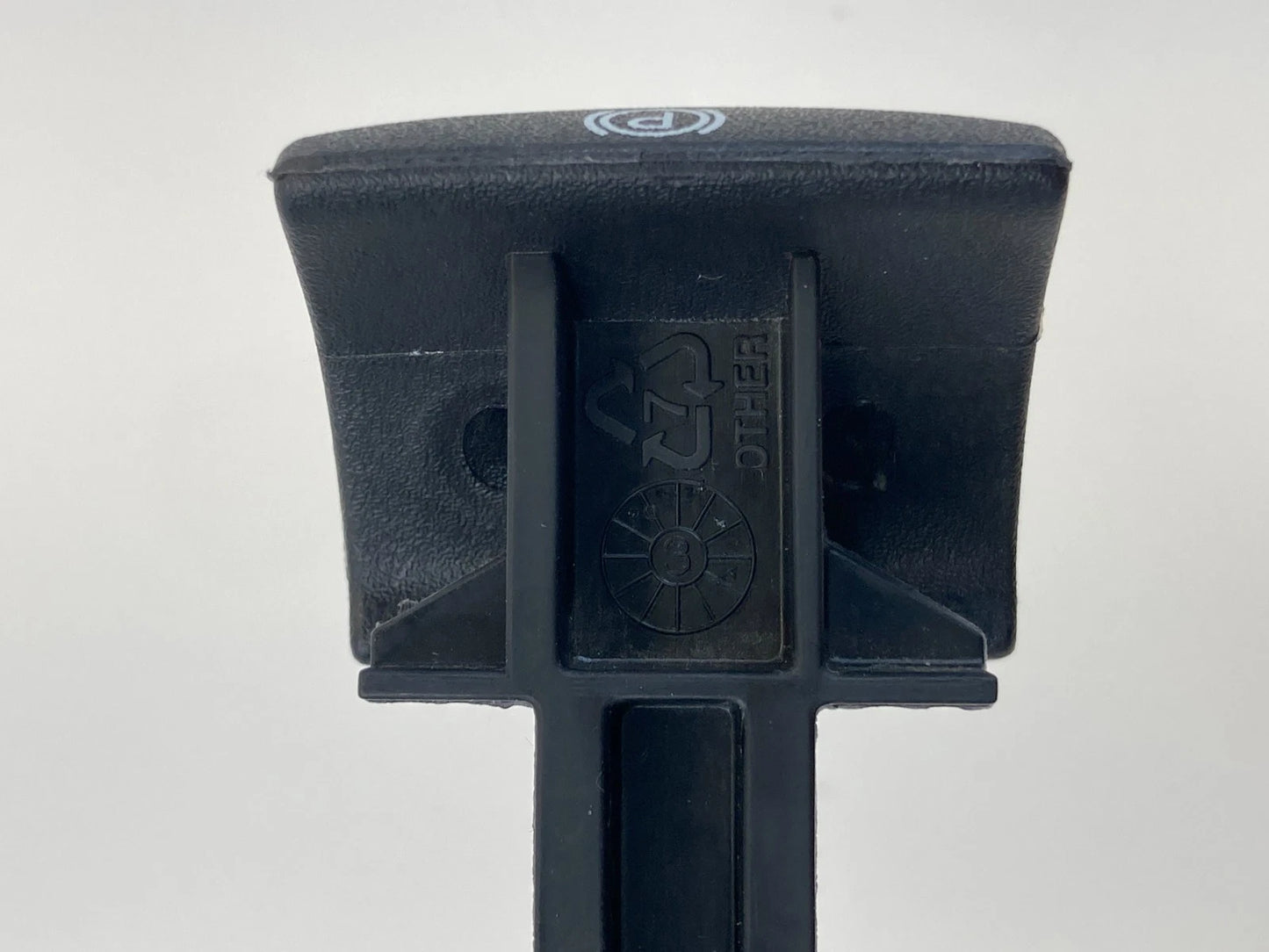 2004-2009 CADILLAC CTS EMERGENCY PARKING BRAKE RELEASE HANDLE LEVER 25716230 OEM