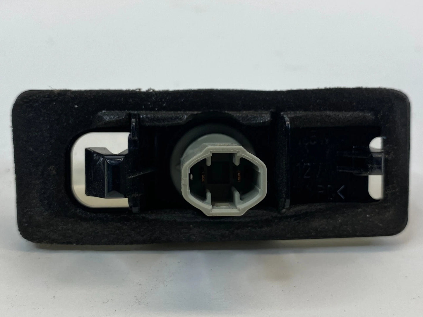 2005-2007 SCION TC 09-13 TOYOTA VENZA REAR LICENSE PLATE LIGHT LAMP E130551 OEM