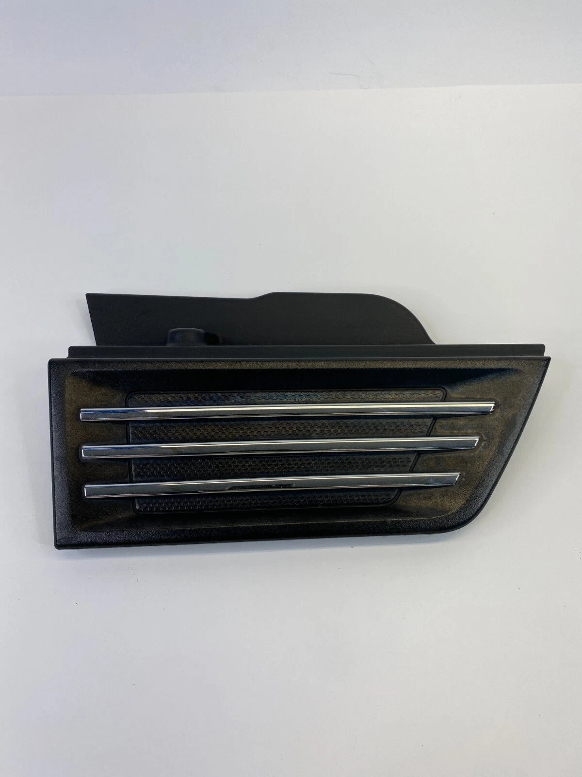 07-11 DODGE NITRO FRONT RIGHT EXTERIOR FENDER GRILLE TRIM MOLDING 55157164AC OEM