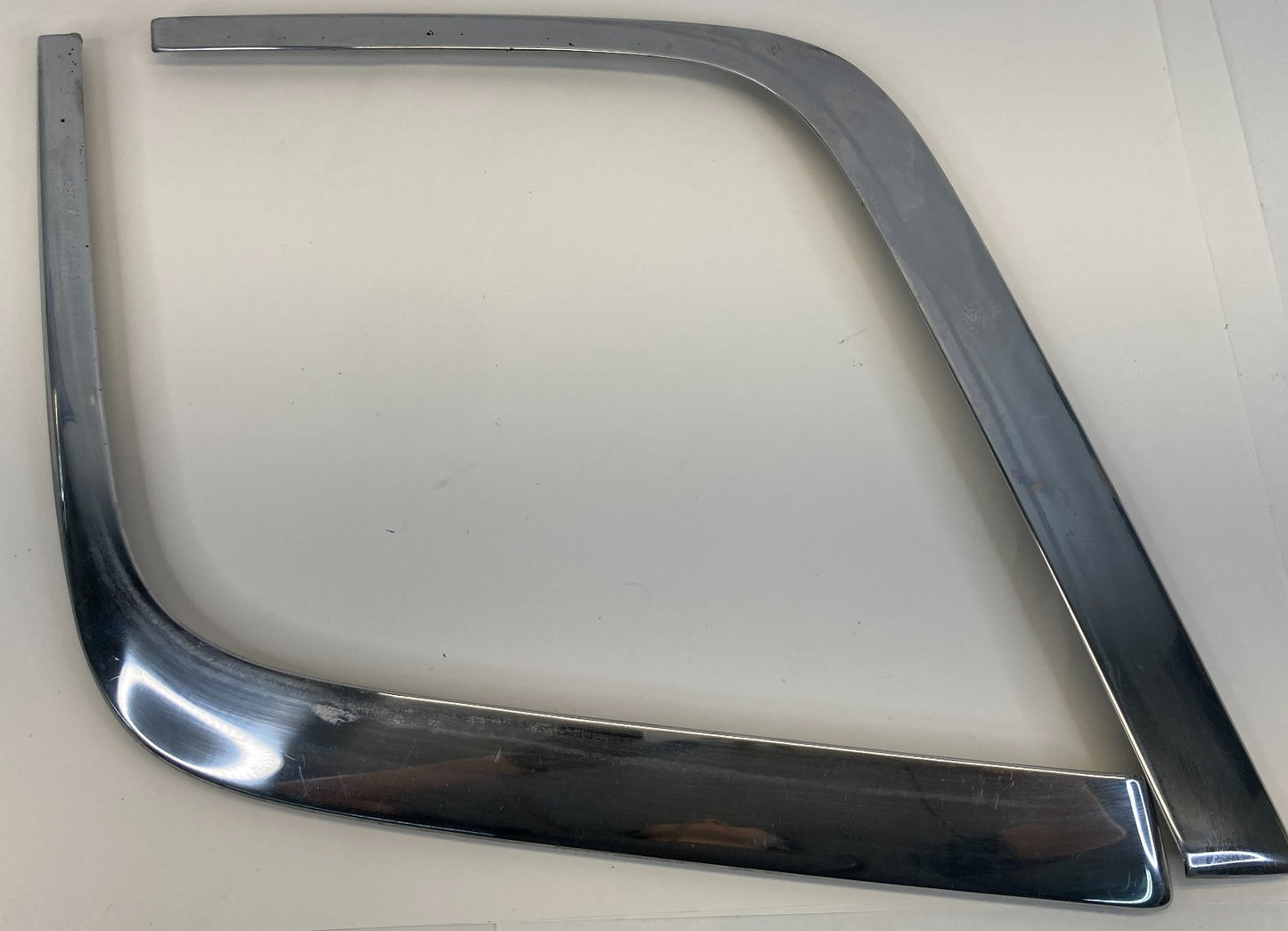 1998-2002 Mercedes-Benz E430 Front Right & Left Bumper Molding Garnish Trim OEM