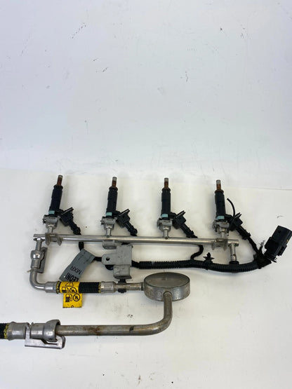 12-18 CHEVY SONIC 11-15 CRUZE 1.8L ENGINE FUEL INJECTION RAIL W/ INJECTORS ASSY