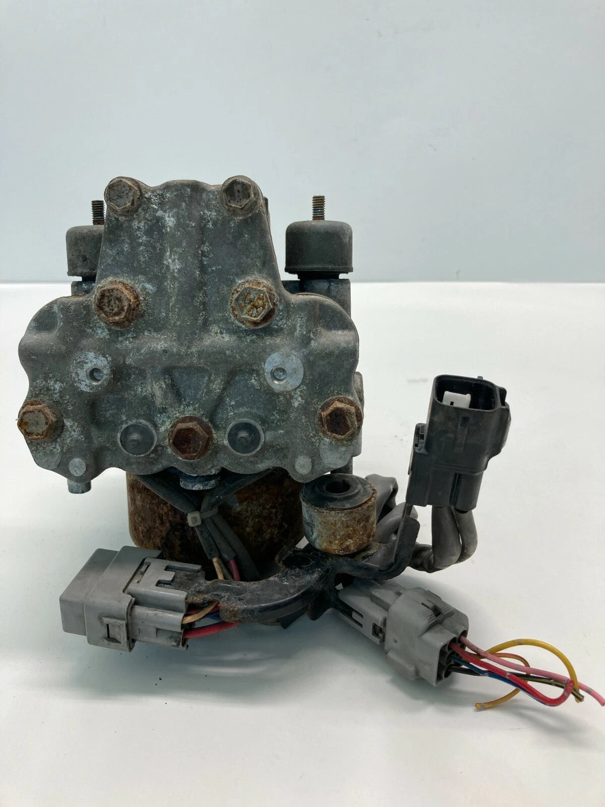 95 96 LEXUS LS400 4.0L RWD ABS ANTI LOCK BRAKE ACTUATOR W TRACTION C 44510-50060