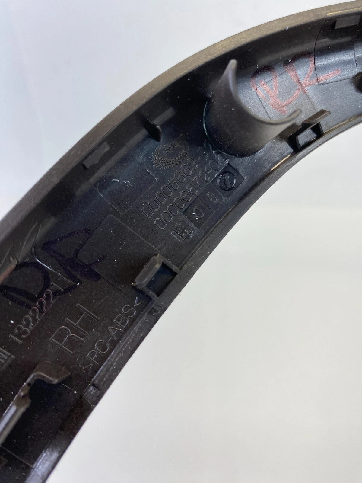 2011 BUICK REGAL REAR RIGHT SIDE INNER DOOR PULL HANDLE BEZEL TRIM 13222211 OEM