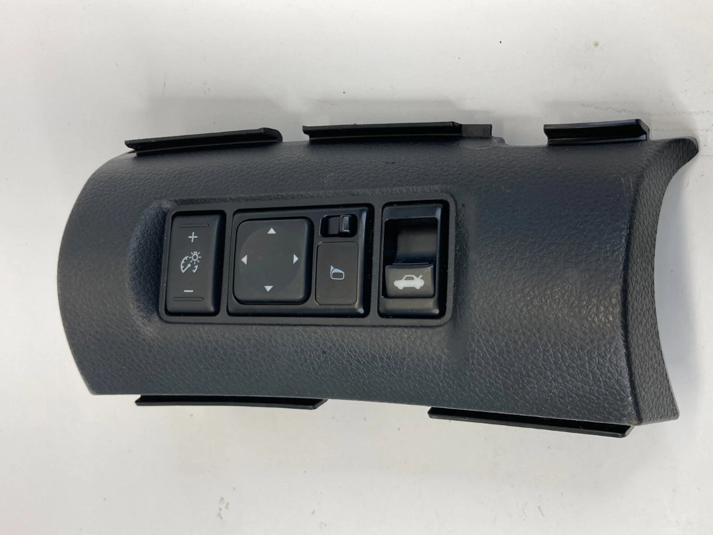 2013-2019 NISSAN SENTRA DASH MIRROR TRUNK SWITCH CONTROL BUTTON OEM 684103SG0A