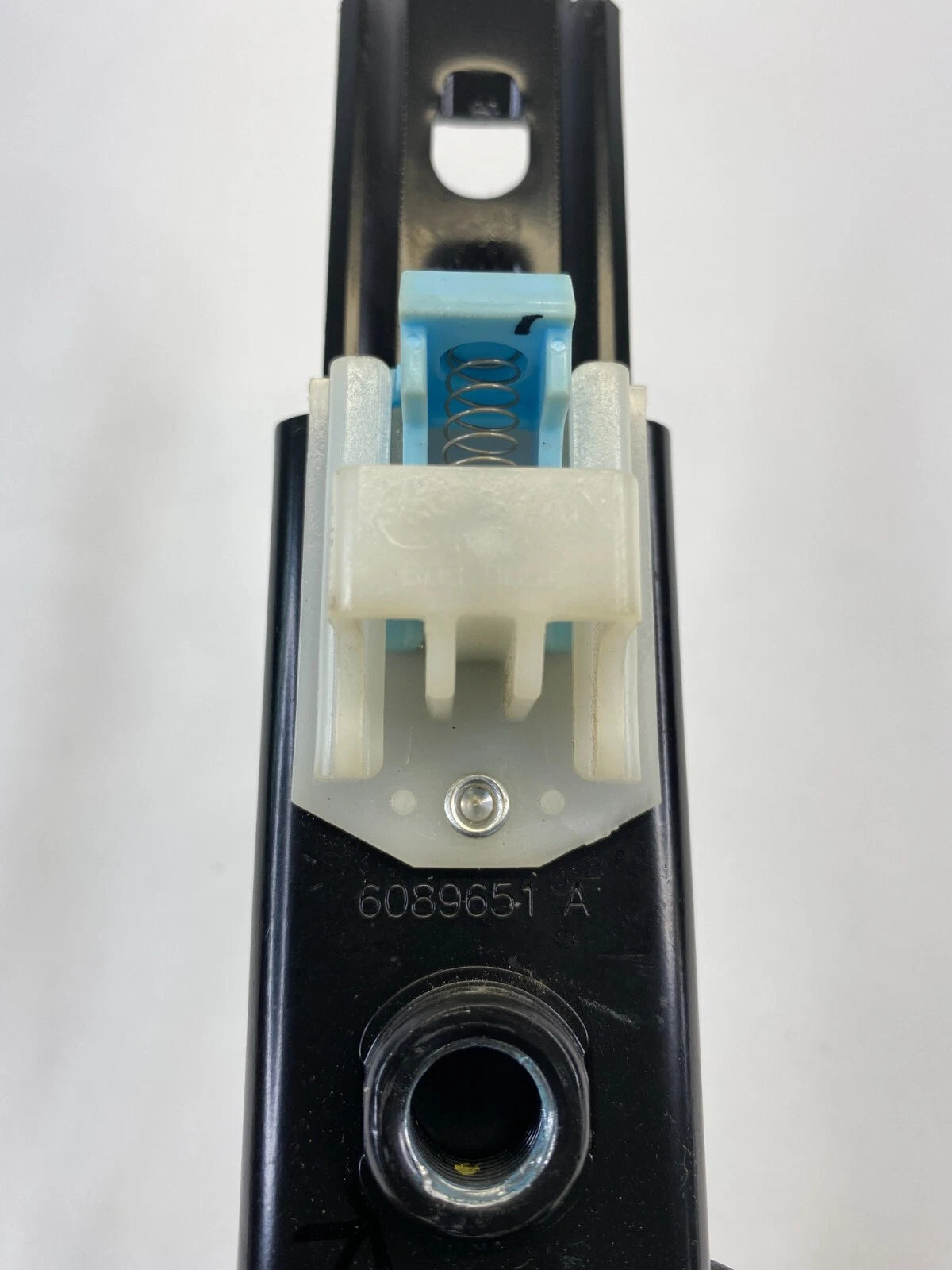 2007-2010 HYUNDAI ELANTRA FRONT RIGHT SIDE SEAT BELT HEIGHT ADJUSTER 88890-2H550