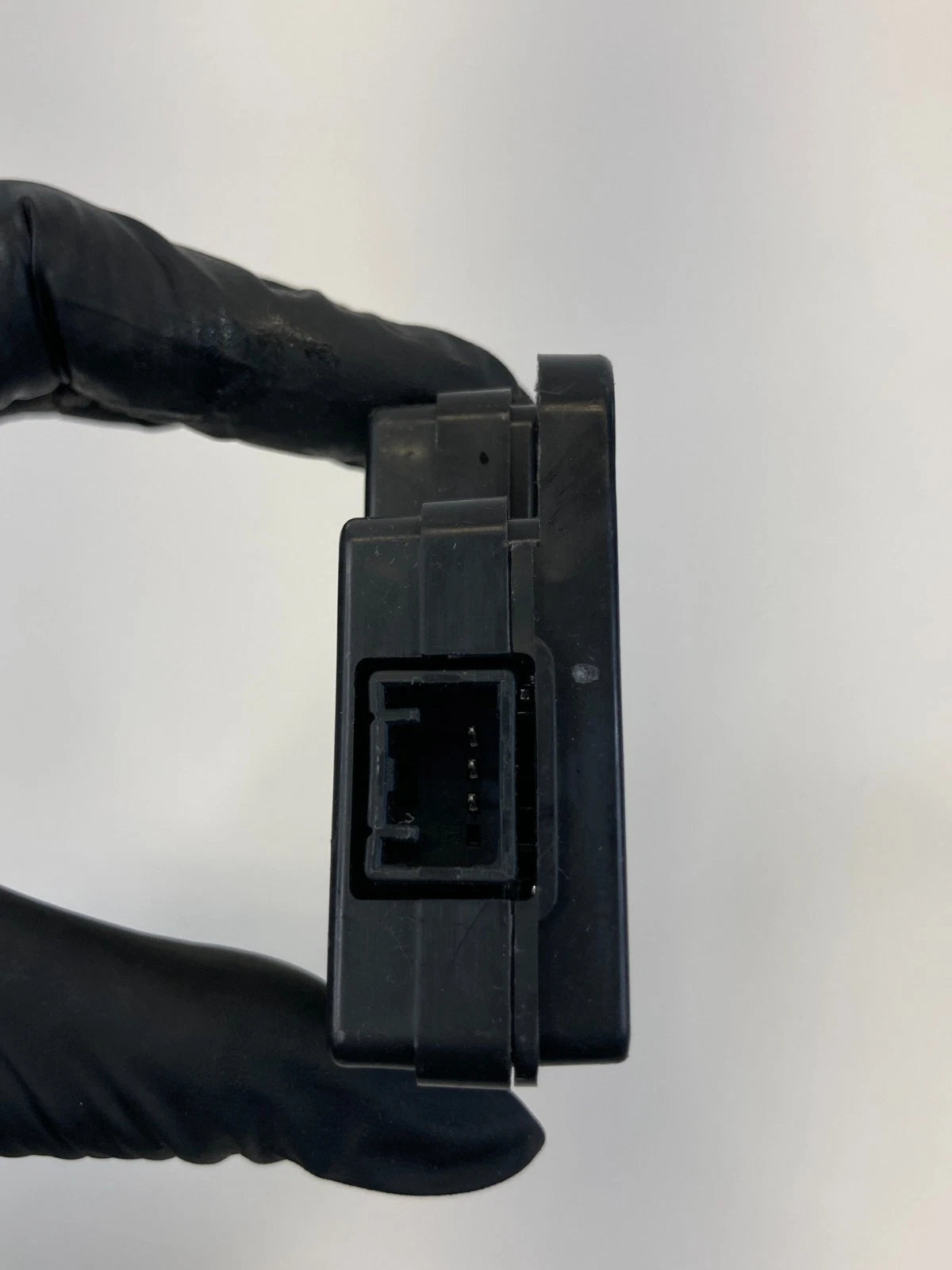 2011-2013 JEEP LIBERTY 3.7L COMPASS & TEMPERATURE CONTROL MODULE P04671918AG