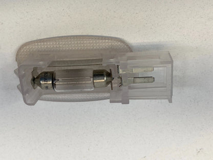 2003-2009 MERCEDES-BENZ E320 DOOR COURTESY LIGHT INTERIOR INNER LAMP ASSEMBLY