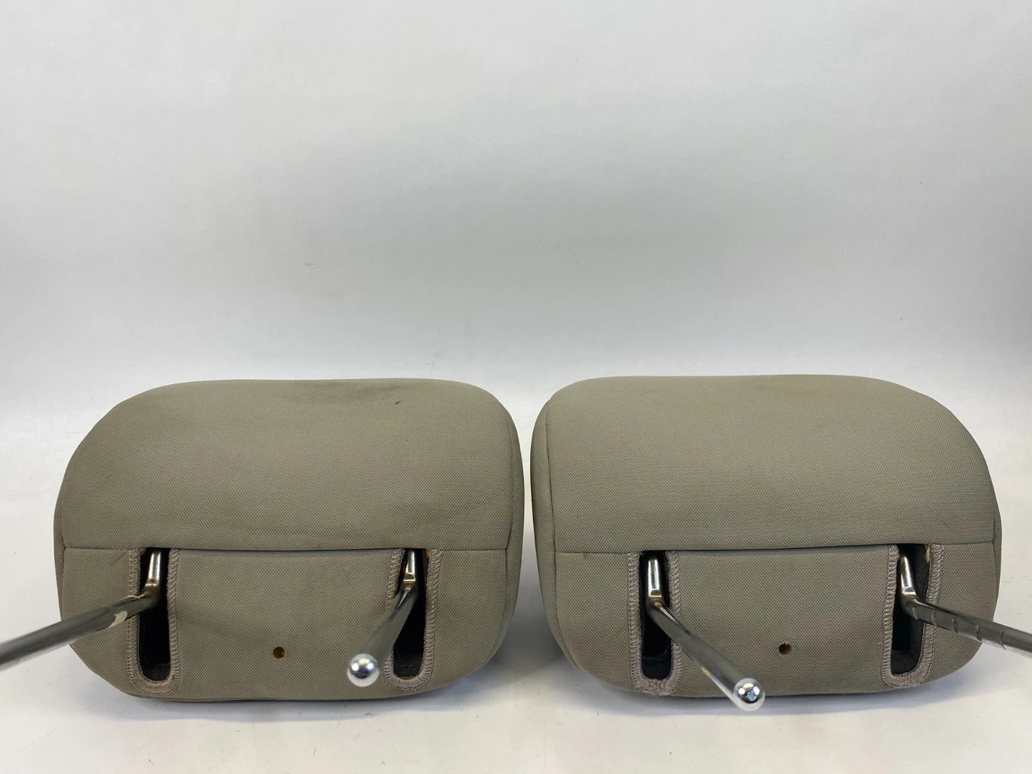 10-13 KIA FORTE SEDAN FRONT SEATS HEADREST HEAD REST LH & RH SET PAIR CLOTH OEM