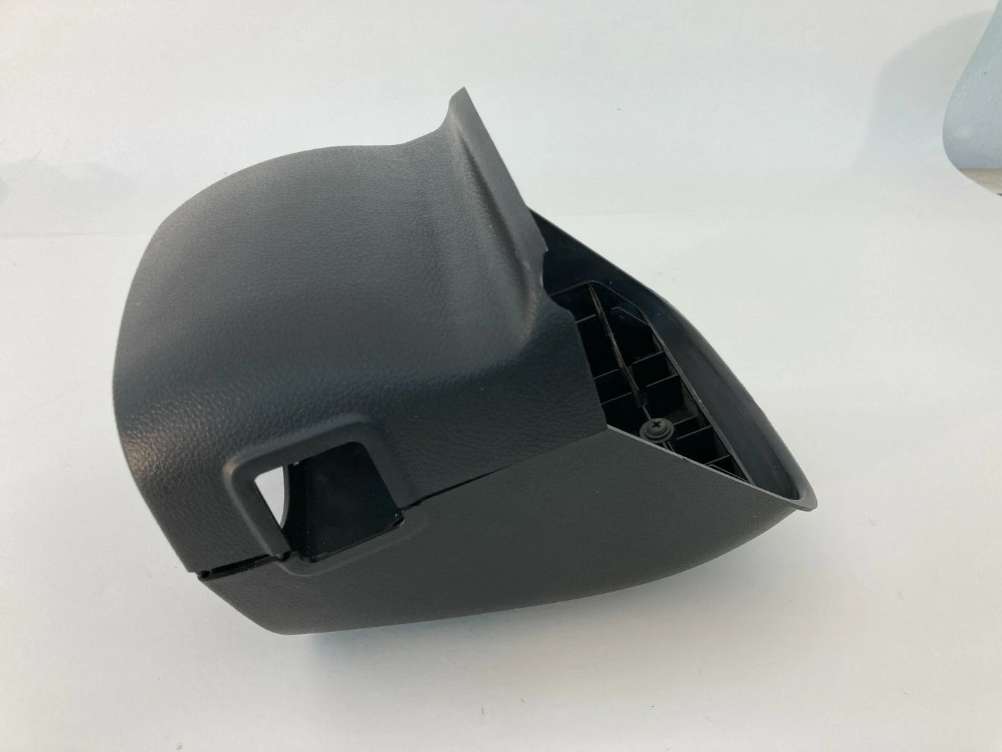 2007 2008 HYUNDAI ENTOURAGE STEERING COLUMN SHROUD COVER BEZEL TRIM 4D848-50000