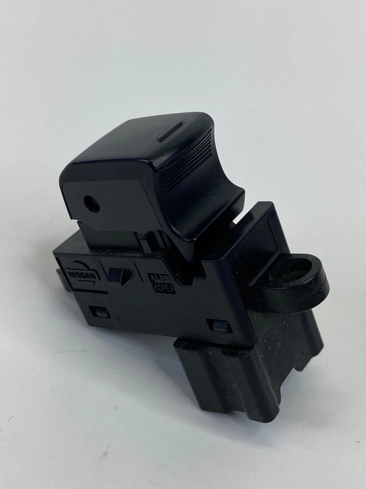 2005-2015 NISSAN XTERRA REAR RIGHT SIDE DOOR WINDOW CONTROL SWITCH 25411-EA003