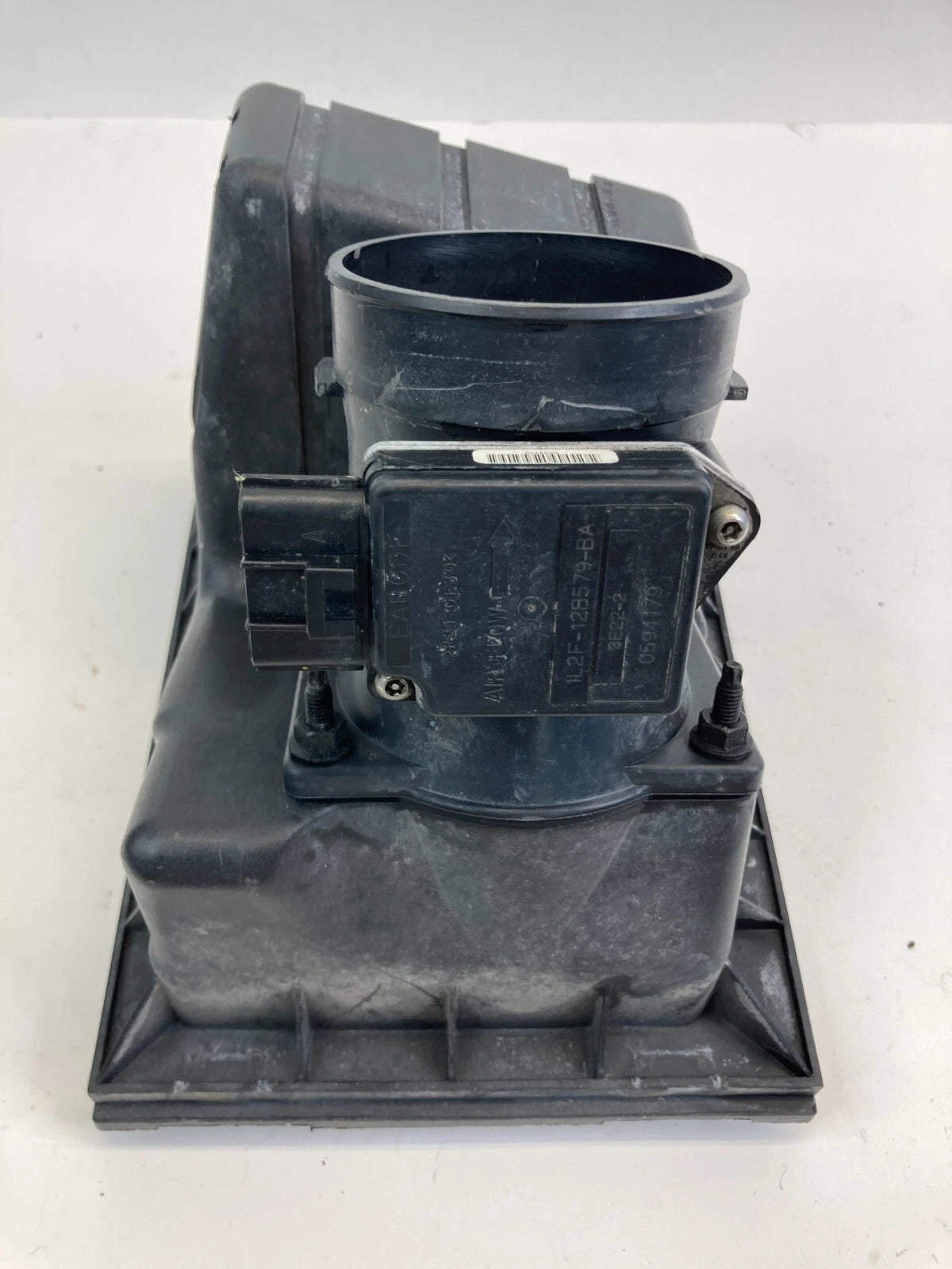 2001-2004 FORD ESCAPE 3.0L V6 AIR CLEANER BOX COVER W/ MASS SENSOR YL8U-9643-BC