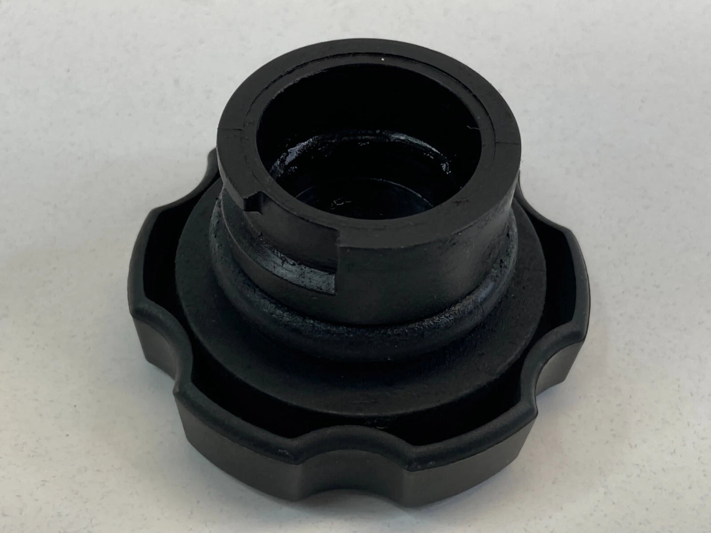 2002-2009 GMC ENVOY TRAILBLAZER ENGINE OIL FILLER CAP COVER LID OEM