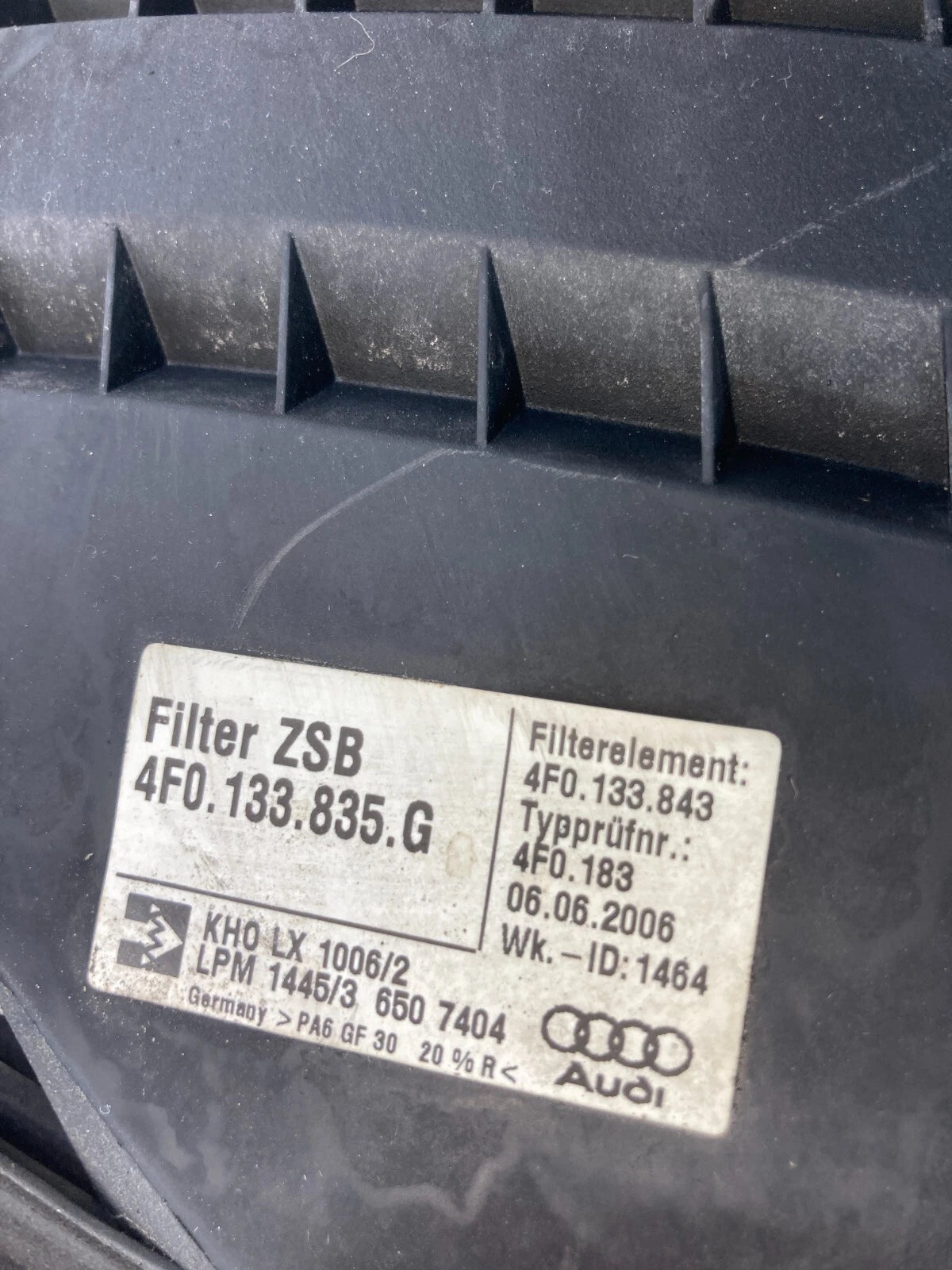 06-11 AUDI A6 05-08 A6QUATTRO 3.2L AIR INTAKE CLEANER FILTER BOX COVER 4F0133835
