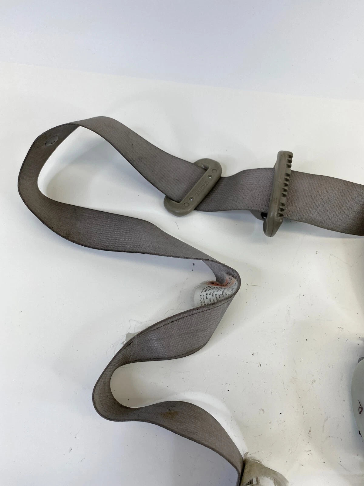 2003 2004 03 04 SUZUKI XL-7 FRONT RIGHT PASSENGER SIDE SEAT BELT RETRACTOR OEM