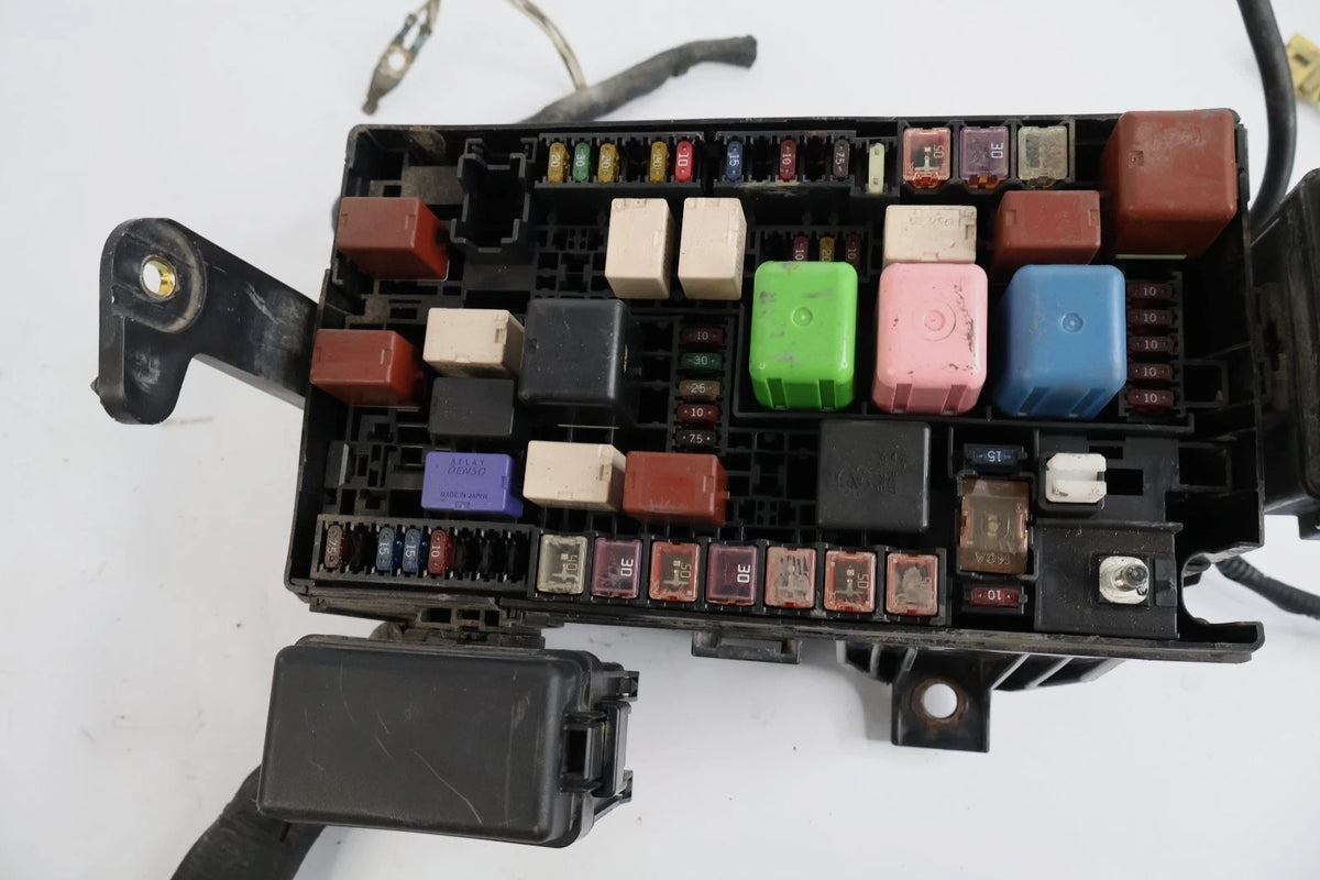 2003-2004 TOYOTA 4RUNNER LEXUS GX470 4.7L V8 ENGINE FUSE BOX ASSEMBLY OEM