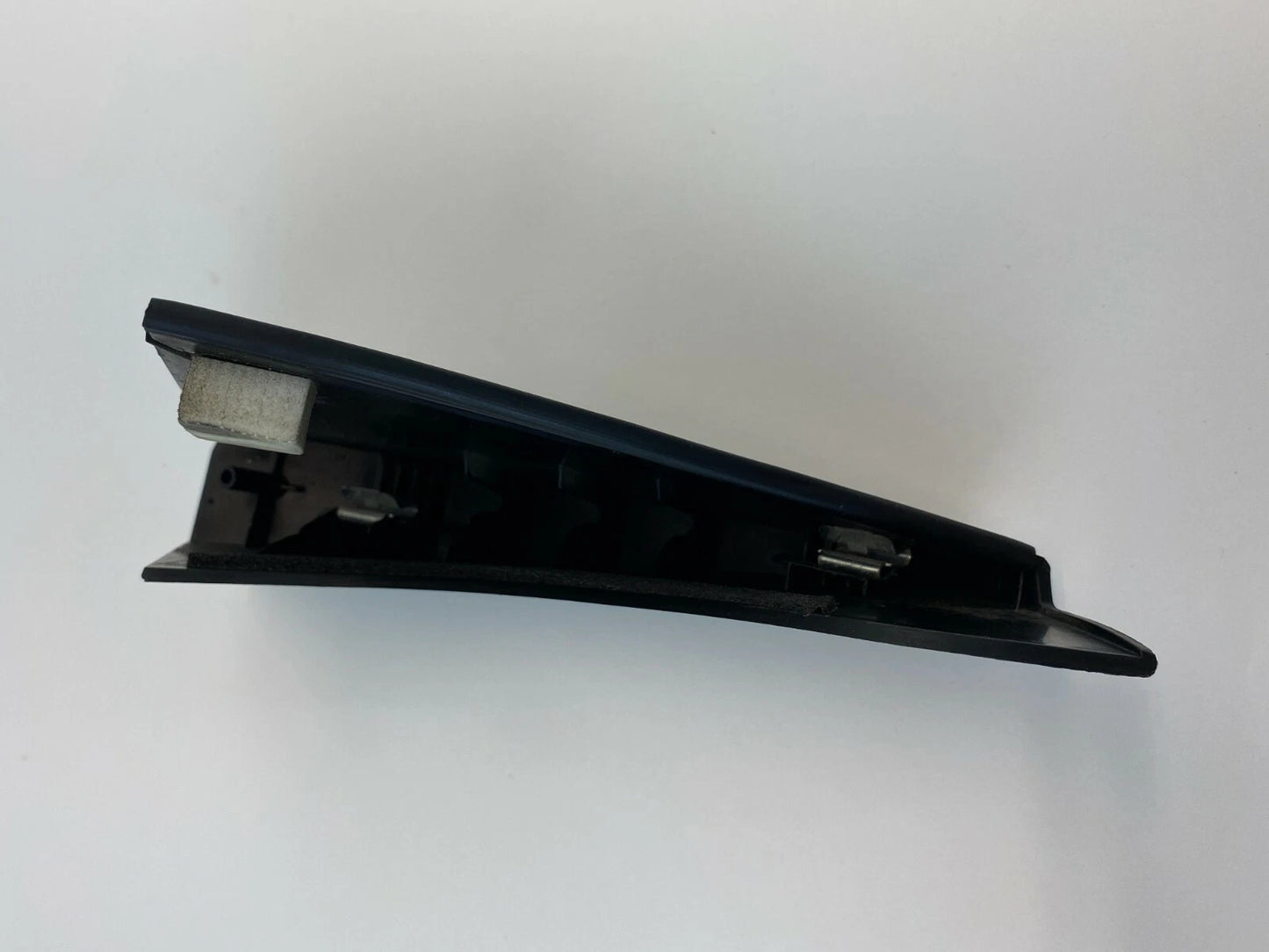 09-14 VOLKSWAGEN ROUTAN REAR LEFT INNER SLIDING DOOR MOVABLE GLASS TRIM COVER