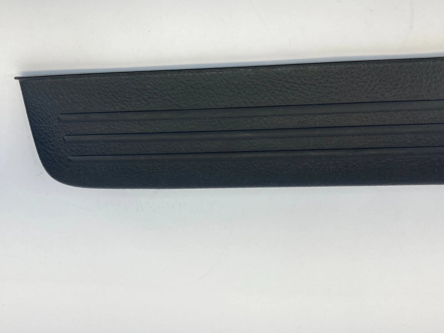 2004-2009 TOYOTA PRIUS FRONT RIGHT SIDE DOOR SILL SCUFF STRIP PLATE 67911-47020